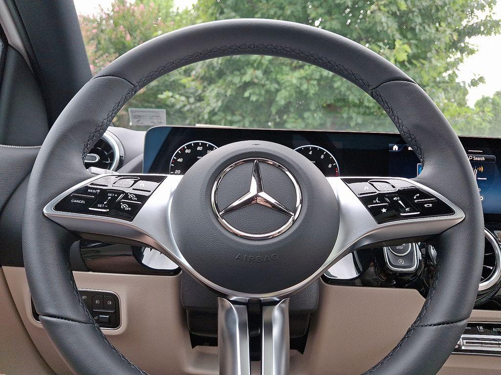 new 2026 Mercedes-Benz GLA 250 car