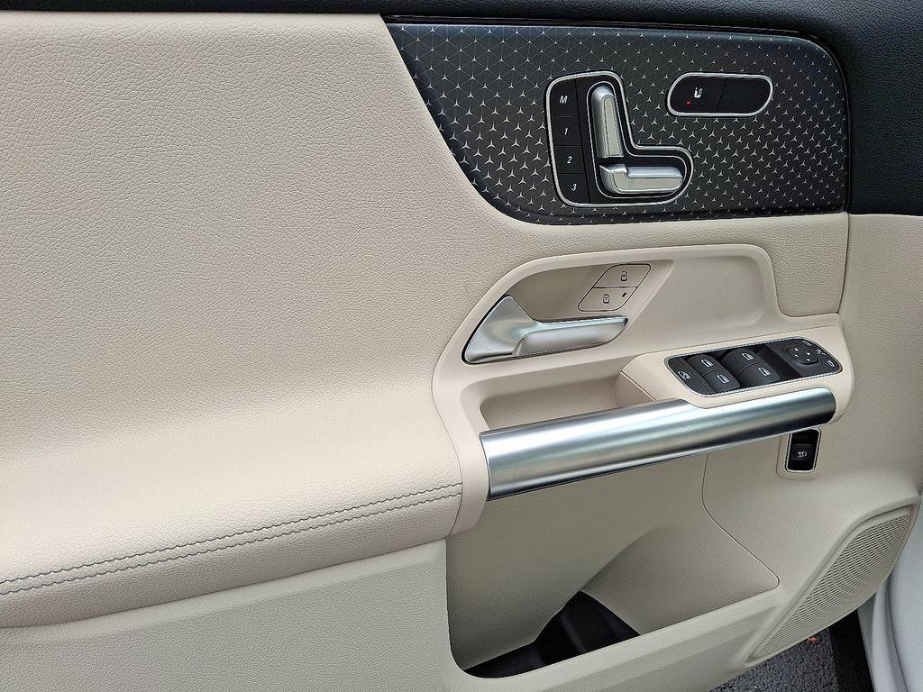 new 2026 Mercedes-Benz GLA 250 car