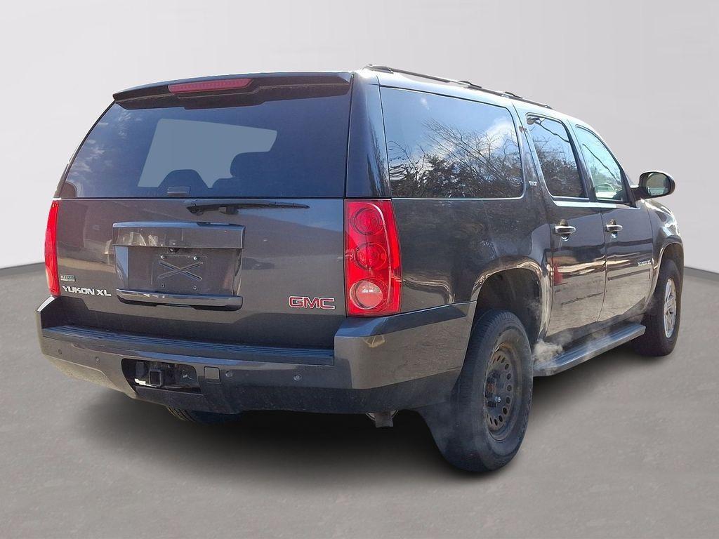 used 2010 GMC Yukon XL car, priced at $9,000