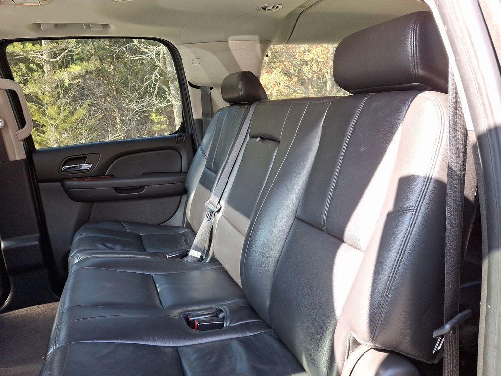 used 2010 GMC Yukon XL car, priced at $9,000