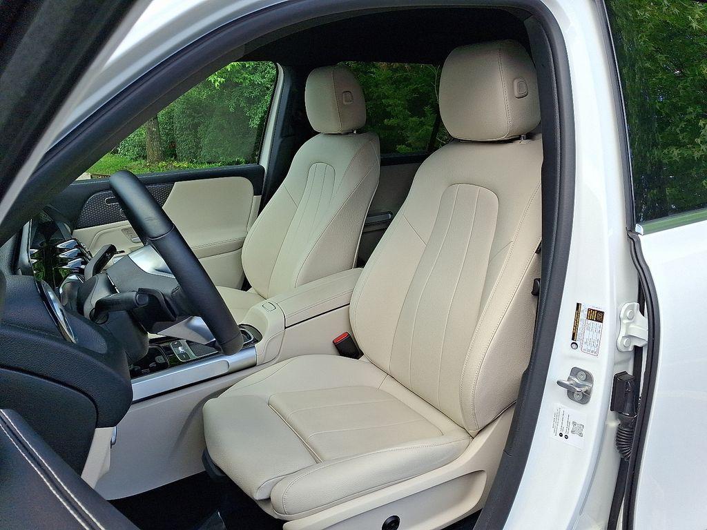used 2025 Mercedes-Benz GLB 250 car, priced at $46,500