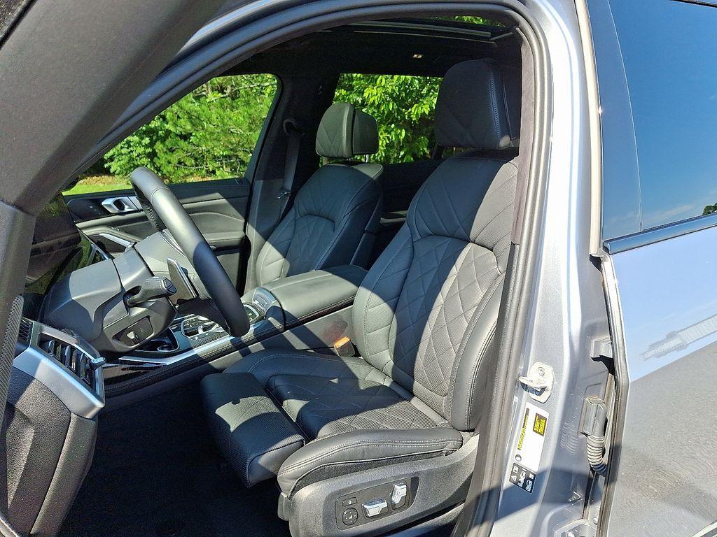 used 2025 BMW X7 car, priced at $77,000