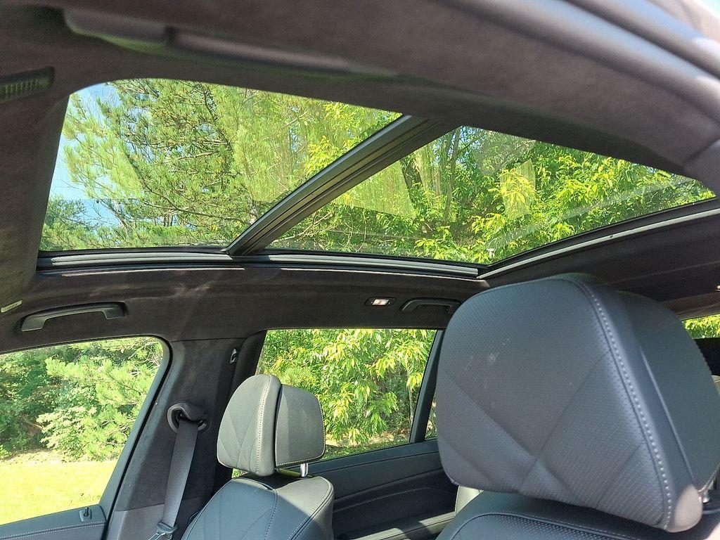 used 2025 BMW X7 car, priced at $77,000