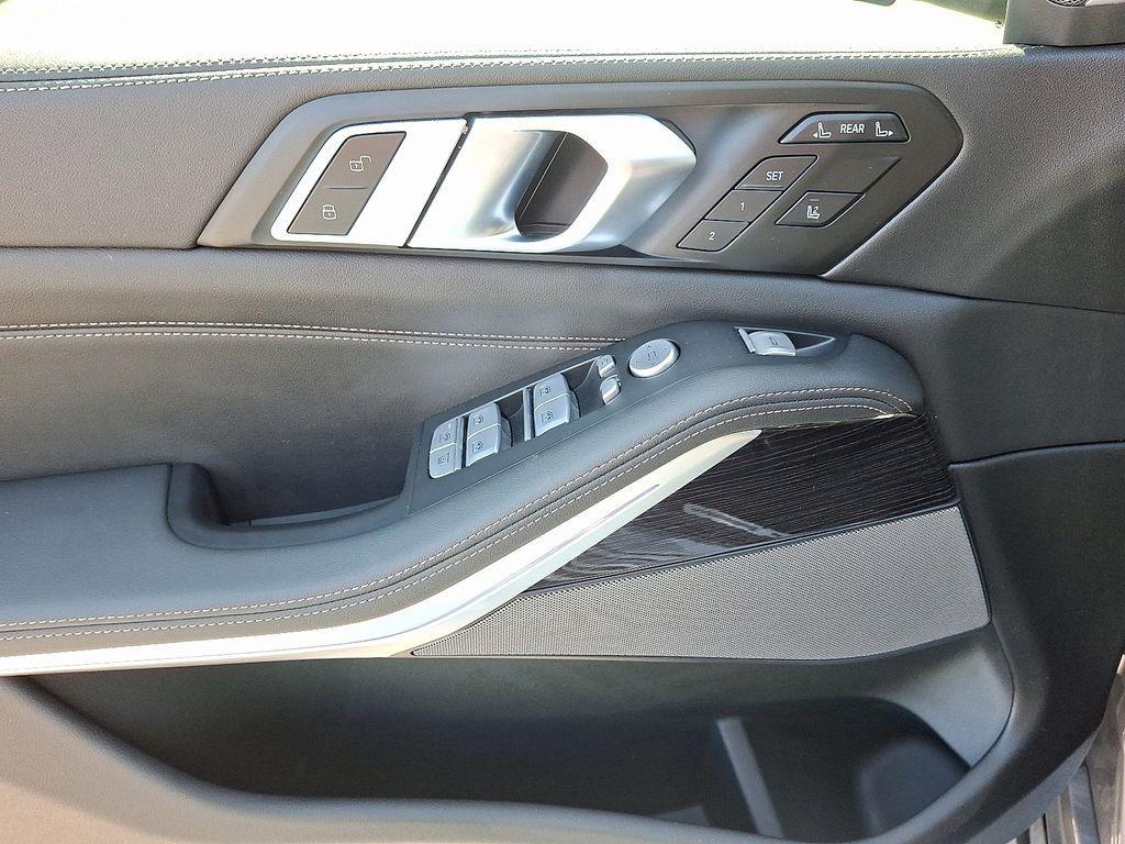 used 2025 BMW X7 car, priced at $77,000