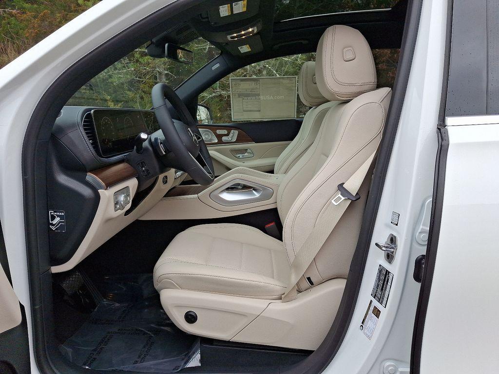 new 2025 Mercedes-Benz GLS 450 car, priced at $91,775