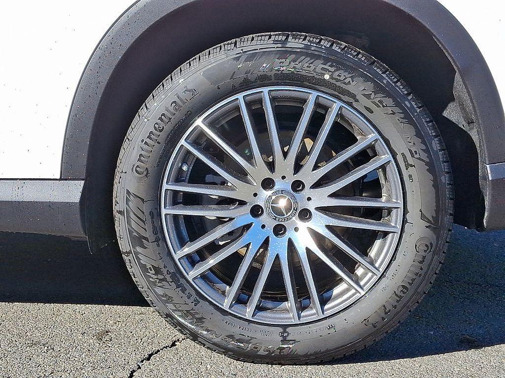 used 2025 Mercedes-Benz GLC 300 car, priced at $47,800