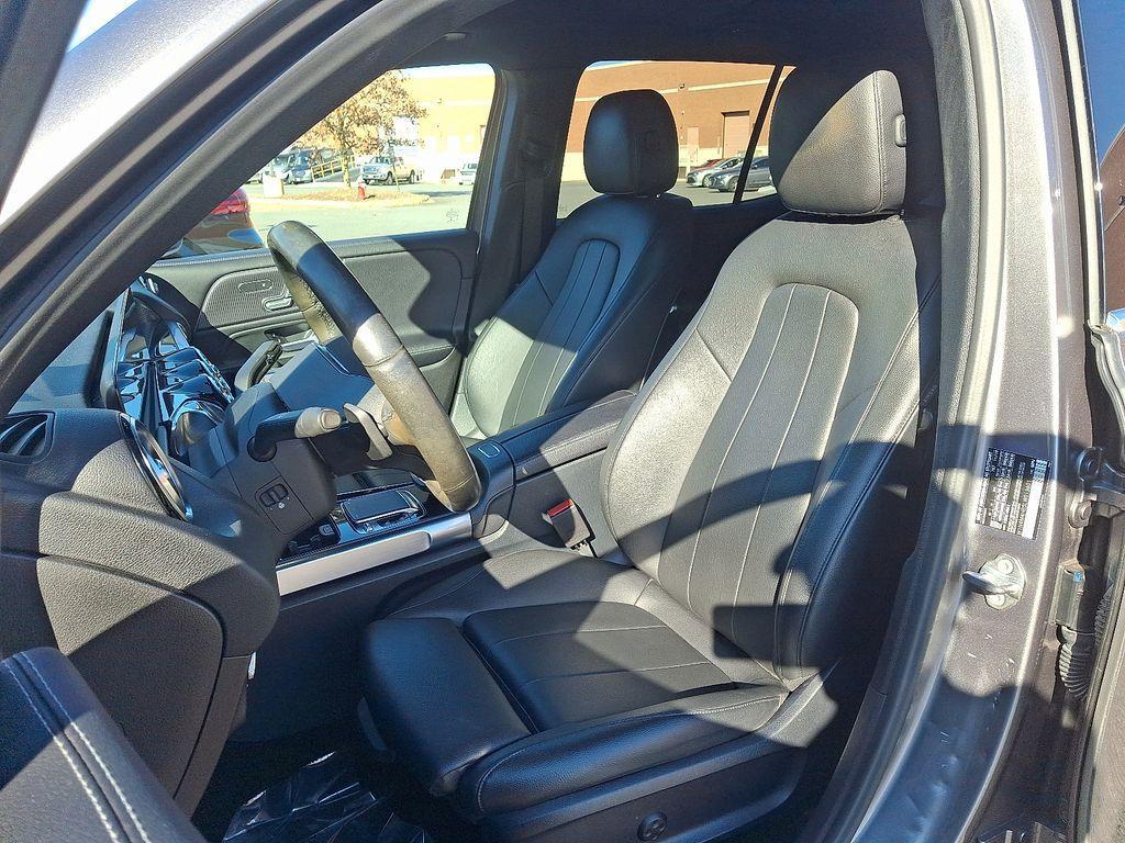 used 2020 Mercedes-Benz GLB 250 car, priced at $19,900