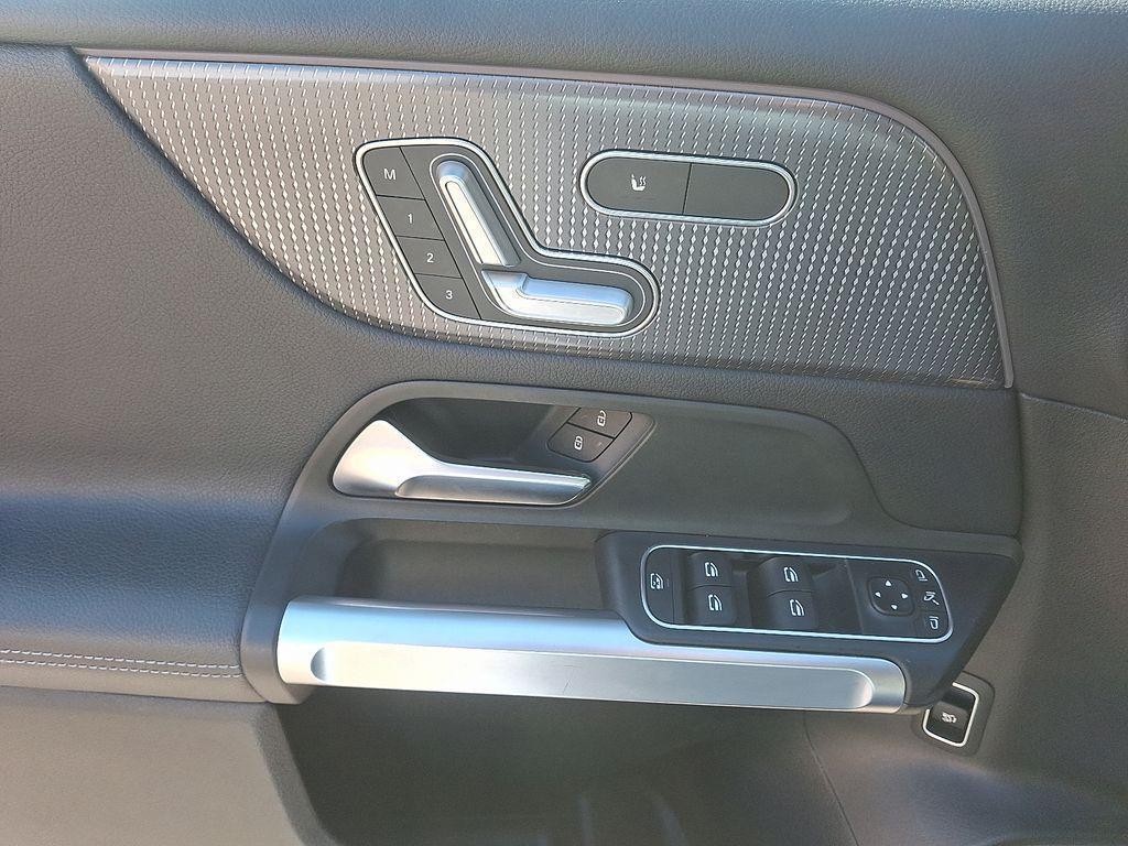 used 2020 Mercedes-Benz GLB 250 car, priced at $19,900