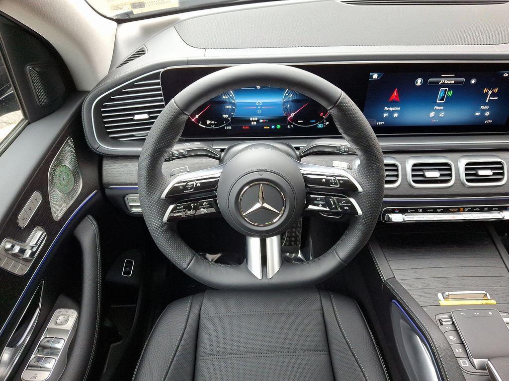 new 2025 Mercedes-Benz GLS 450 car, priced at $100,685