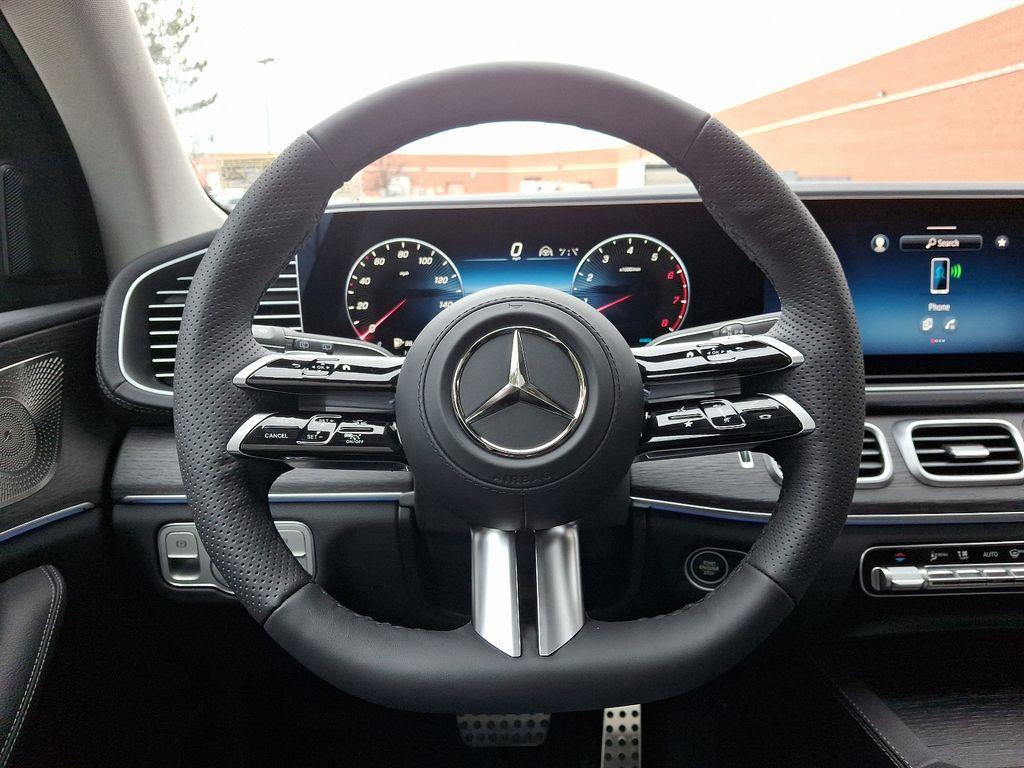 new 2025 Mercedes-Benz GLS 450 car, priced at $100,685