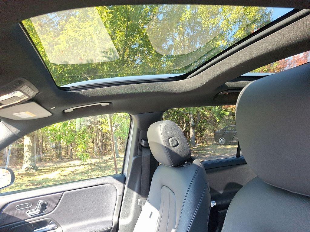 used 2020 Mercedes-Benz GLB 250 car, priced at $22,098