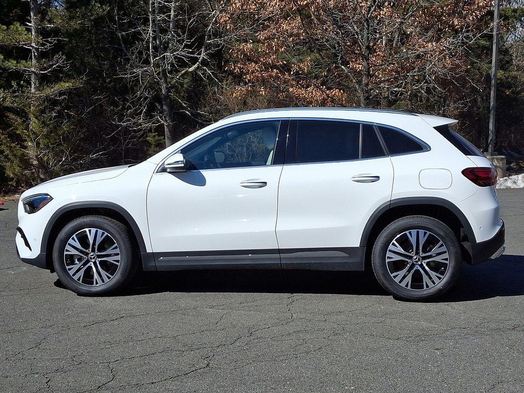 new 2025 Mercedes-Benz GLA 250 car, priced at $48,495