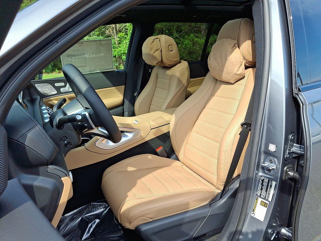 new 2025 Mercedes-Benz GLS 450 car, priced at $101,005