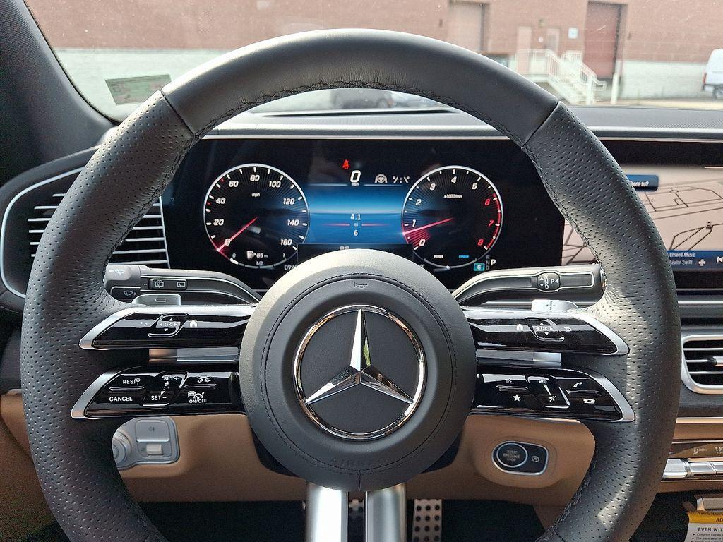 new 2025 Mercedes-Benz GLS 450 car, priced at $101,005