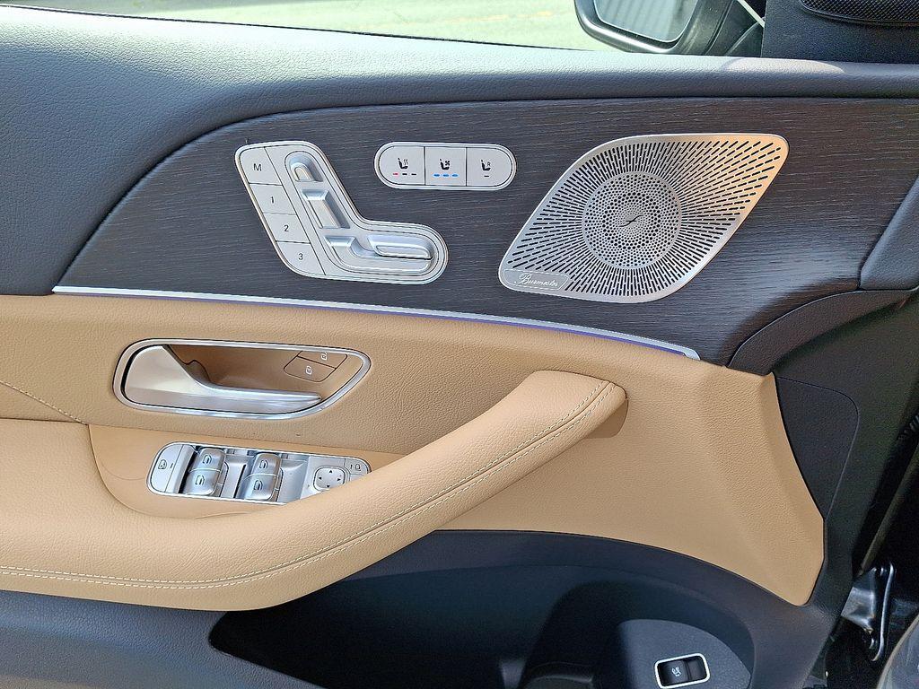 new 2025 Mercedes-Benz GLS 450 car, priced at $101,005