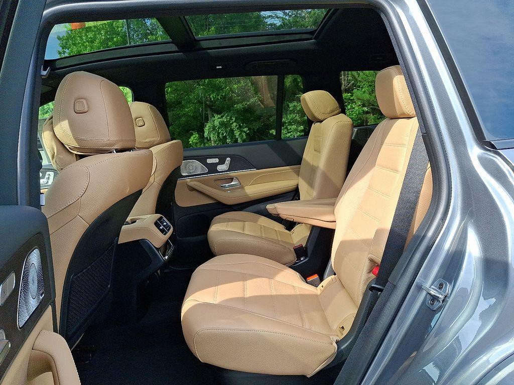 new 2025 Mercedes-Benz GLS 450 car, priced at $101,005
