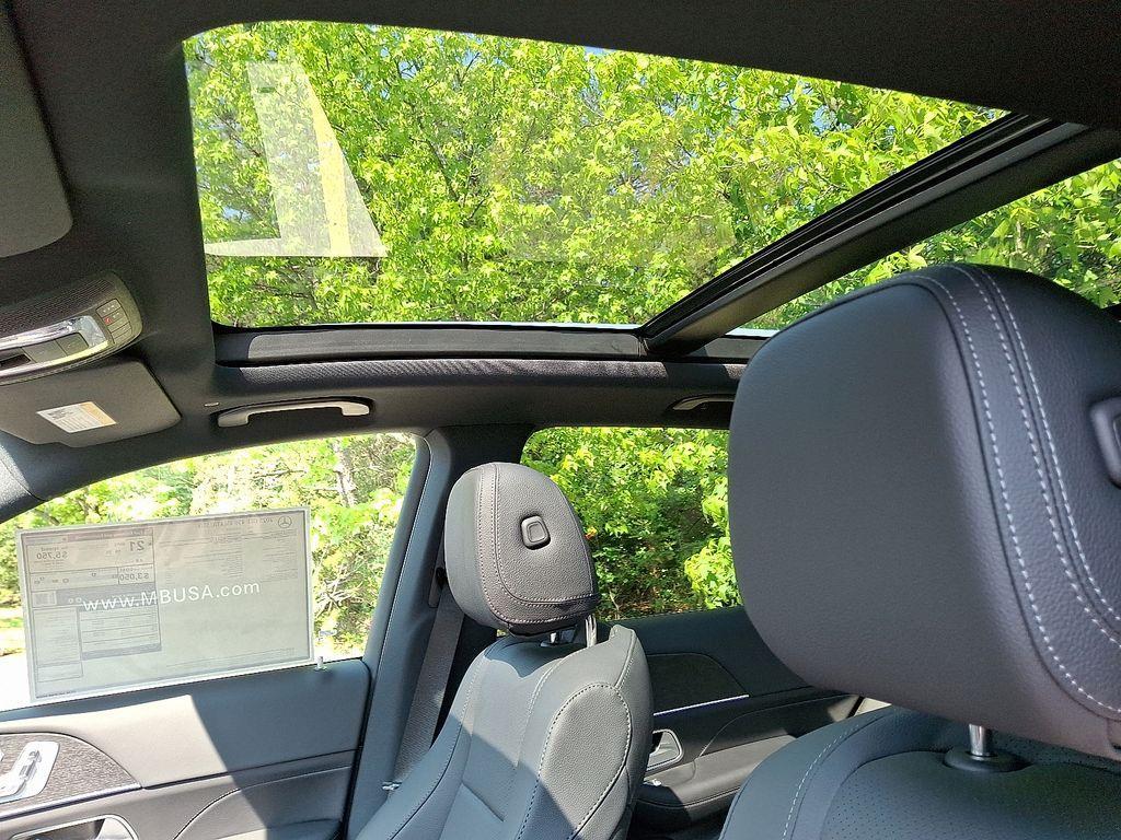 new 2025 Mercedes-Benz GLE 450 car, priced at $77,095