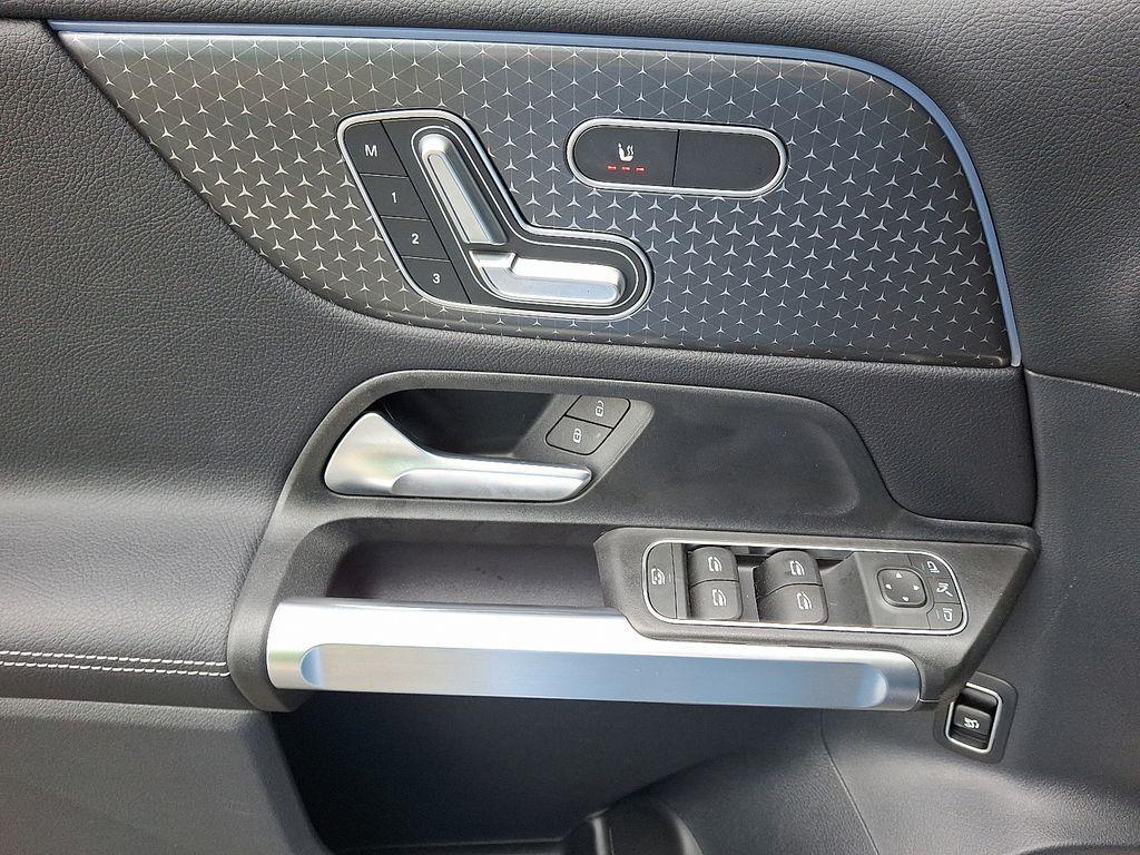 used 2025 Mercedes-Benz GLB 250 car, priced at $46,500
