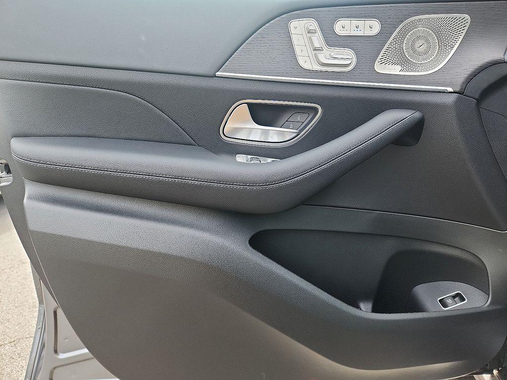 new 2026 Mercedes-Benz GLS 450 car, priced at $101,485