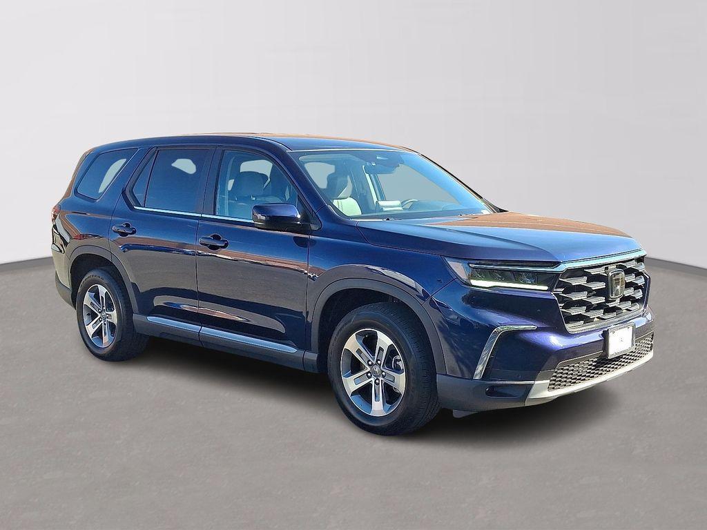 used 2025 Honda Pilot car, priced at $41,900
