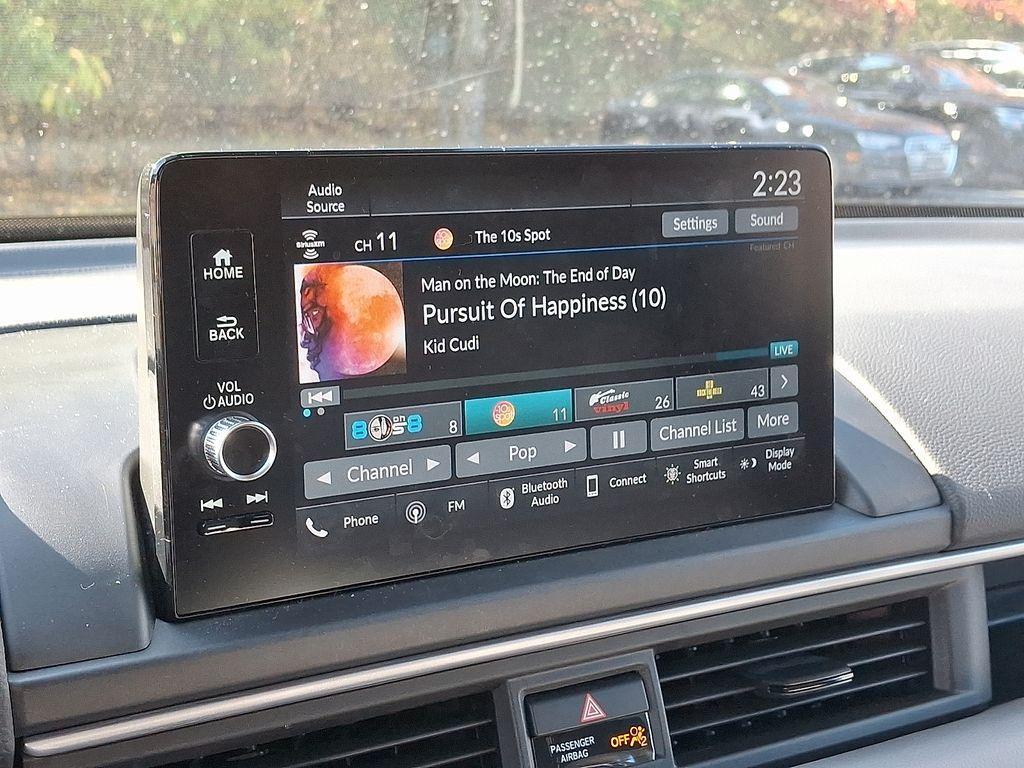 used 2025 Honda Pilot car, priced at $41,900