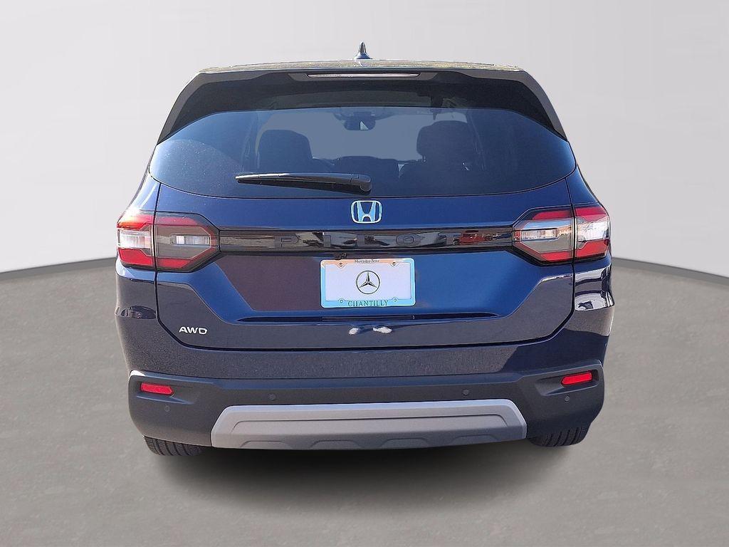 used 2025 Honda Pilot car, priced at $41,900