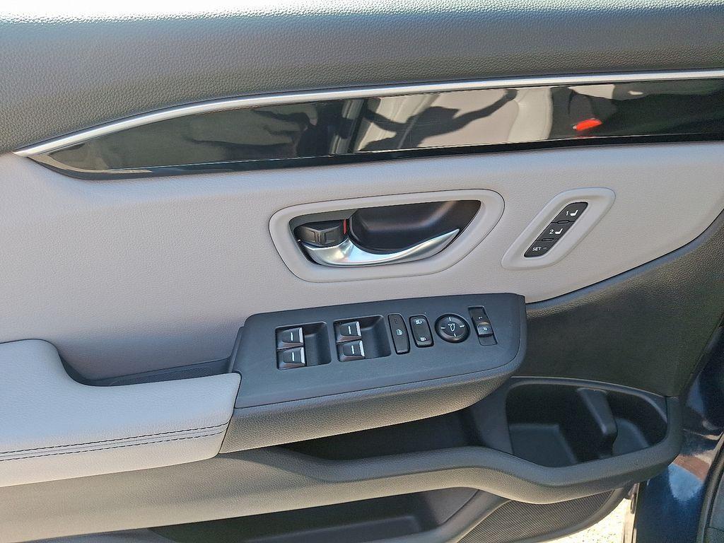 used 2025 Honda Pilot car, priced at $41,900