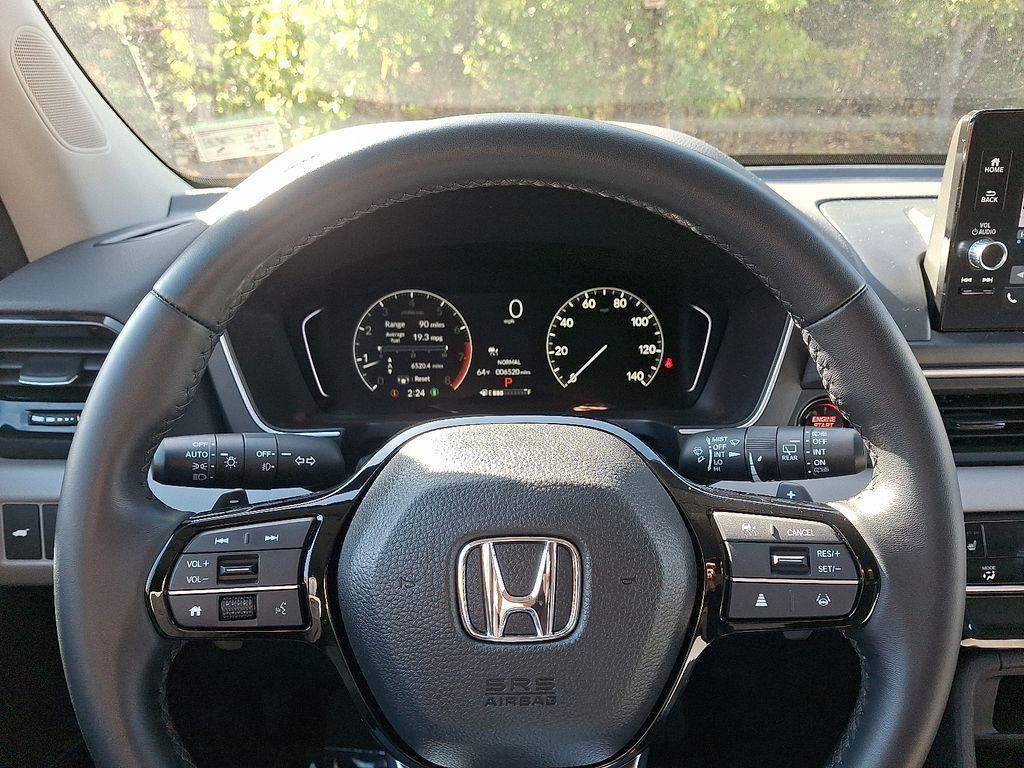 used 2025 Honda Pilot car, priced at $41,900