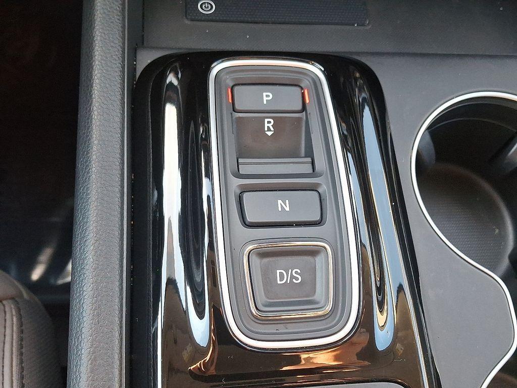 used 2025 Honda Pilot car, priced at $41,900