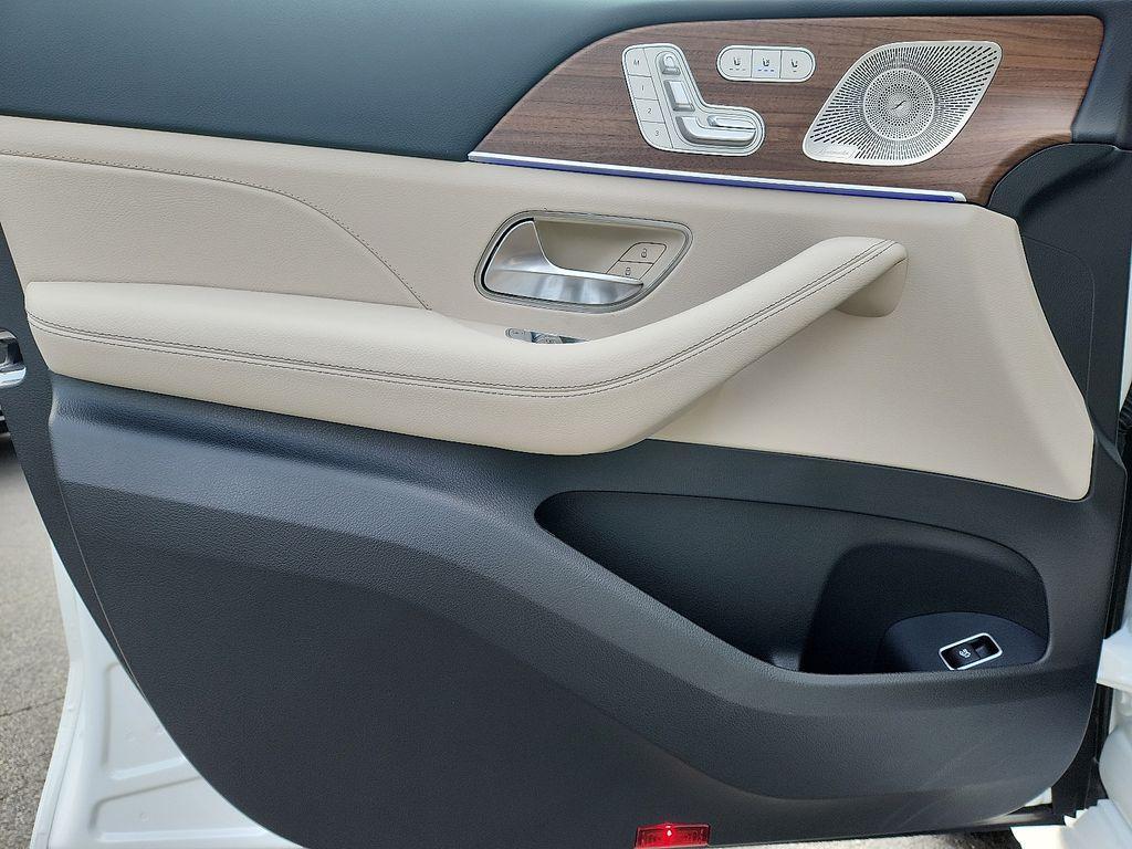 new 2026 Mercedes-Benz GLE 580 car, priced at $91,445