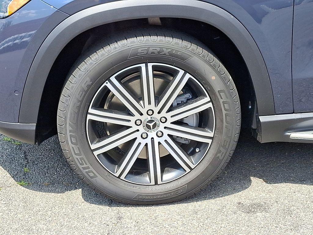 new 2025 Mercedes-Benz GLE 450 car, priced at $77,965