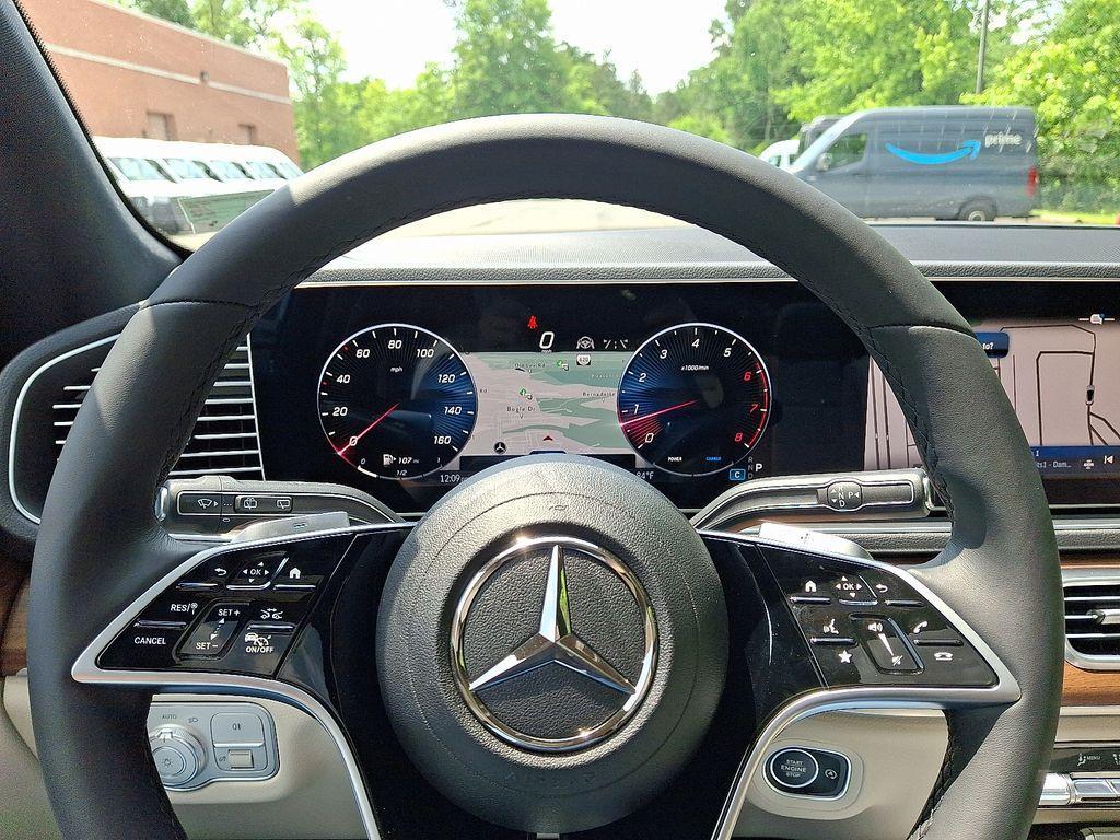new 2025 Mercedes-Benz GLE 450 car, priced at $77,965