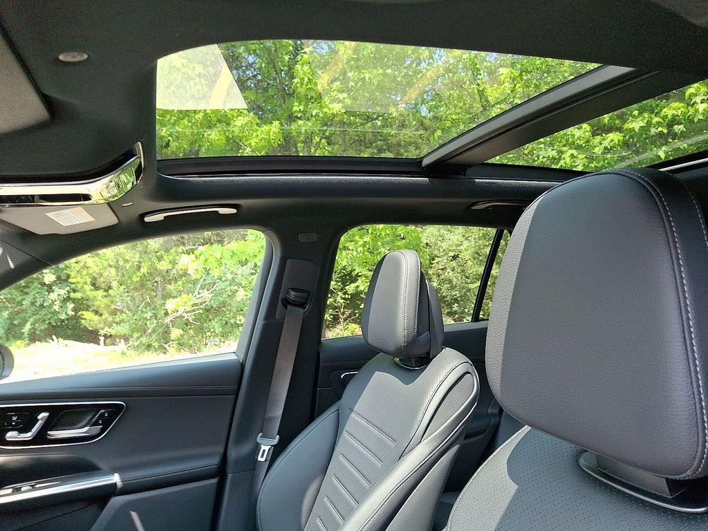 new 2025 Mercedes-Benz GLC 350e car, priced at $69,400
