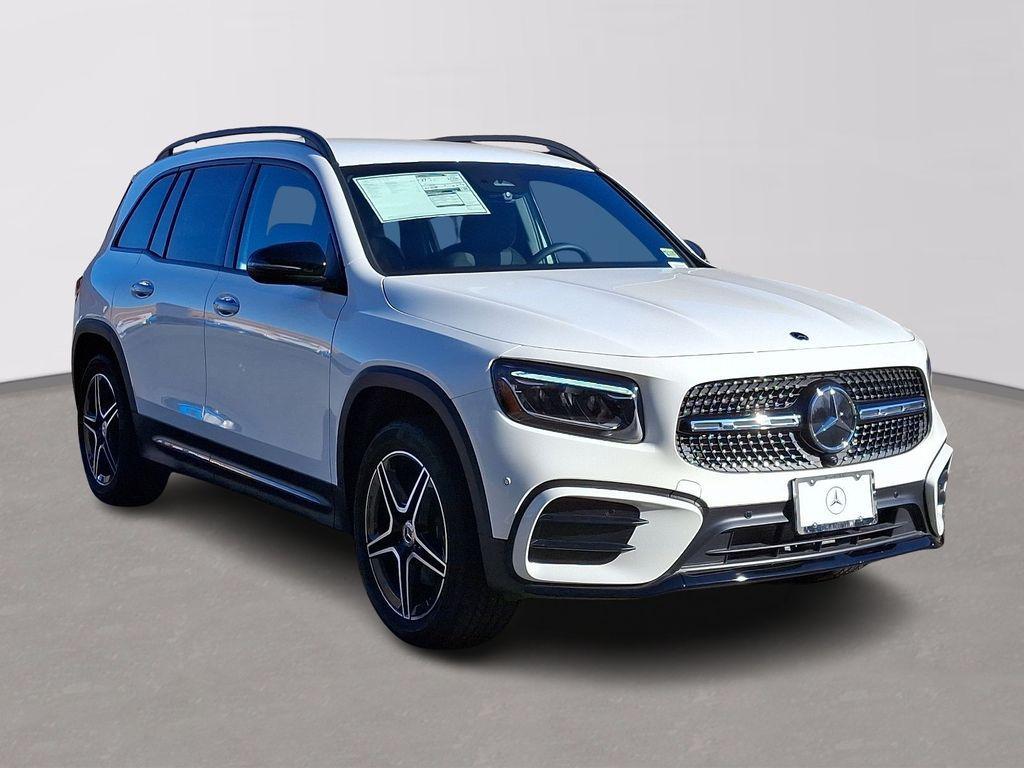 new 2025 Mercedes-Benz GLB 250 car, priced at $54,425