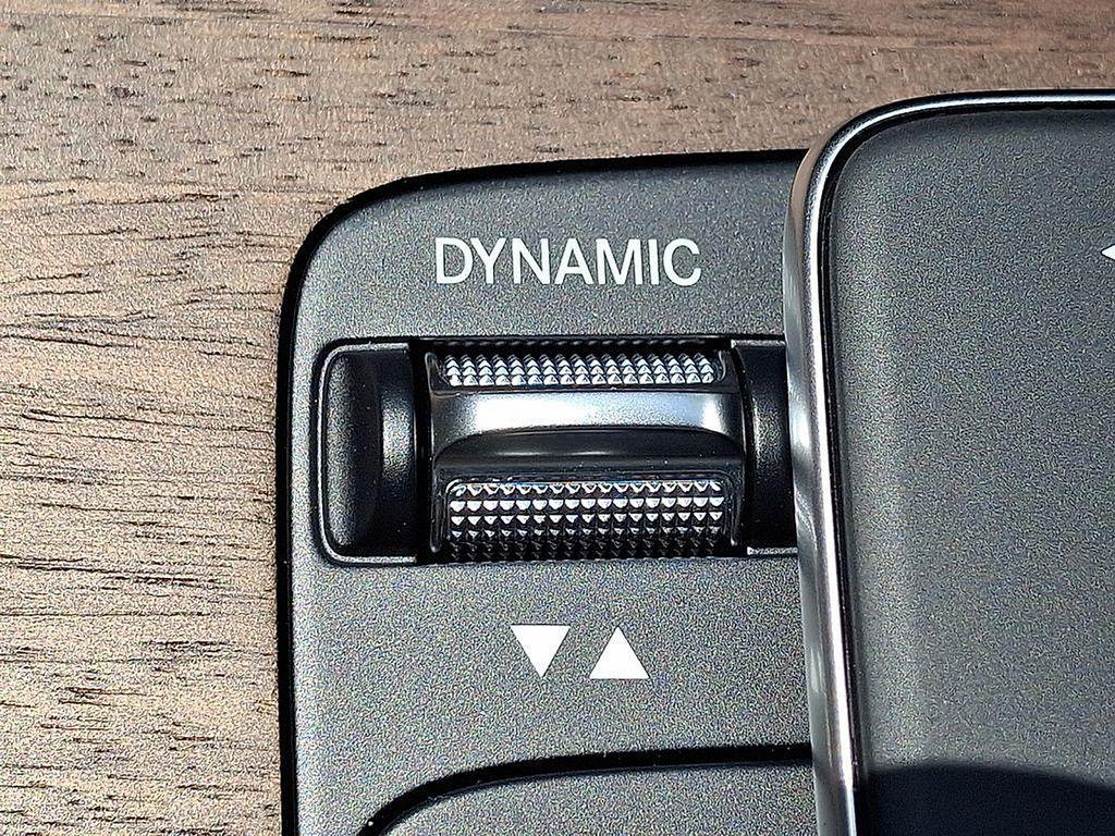 used 2025 Mercedes-Benz GLE 450 car, priced at $72,500