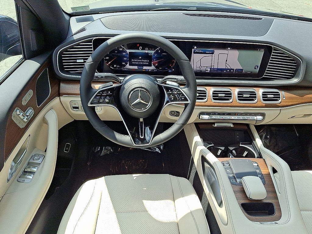 used 2025 Mercedes-Benz GLE 450 car, priced at $72,500