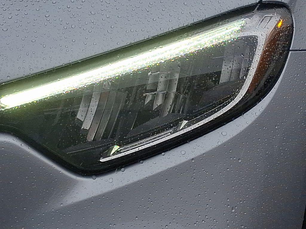 new 2025 Mercedes-Benz GLC 300 car, priced at $55,985