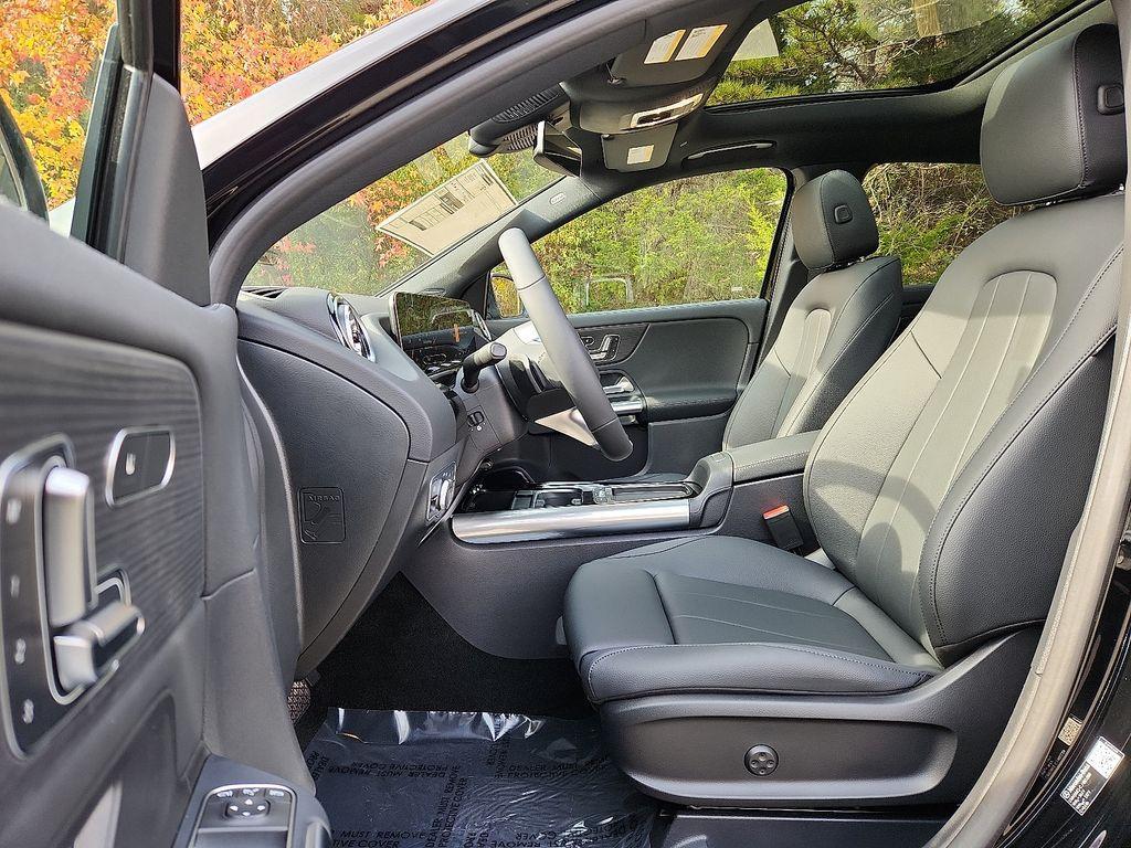 new 2026 Mercedes-Benz GLA 250 car, priced at $49,330