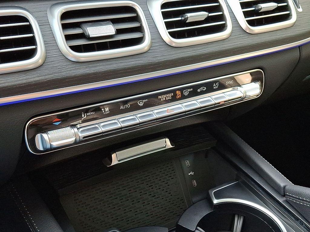 new 2025 Mercedes-Benz GLE 450 car, priced at $77,785