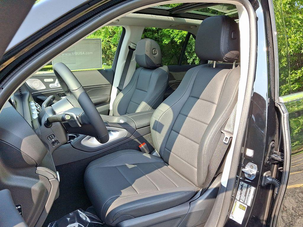 new 2025 Mercedes-Benz GLE 450 car, priced at $77,785