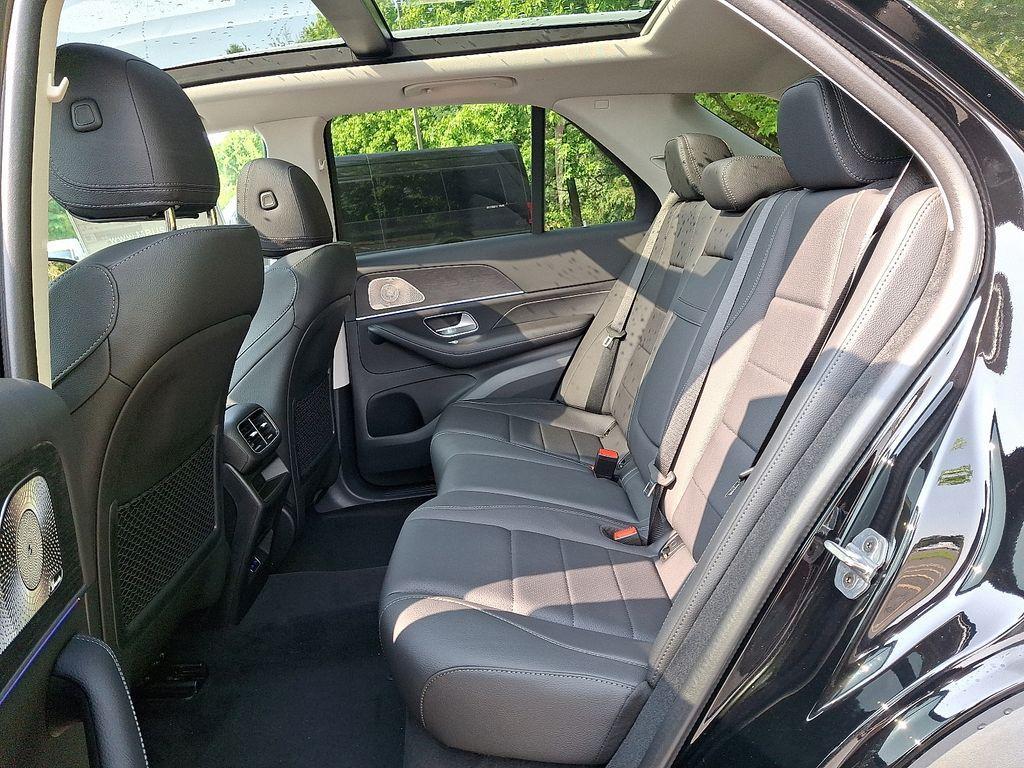 new 2025 Mercedes-Benz GLE 450 car, priced at $77,785