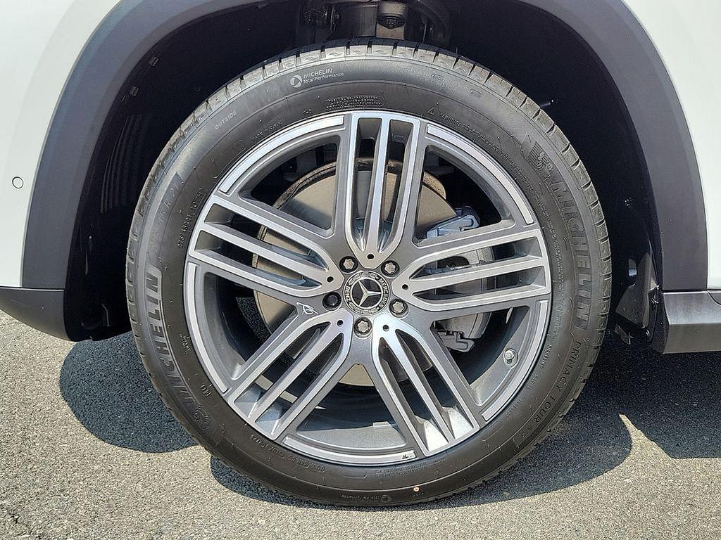 used 2025 Mercedes-Benz GLC 300 car, priced at $48,900