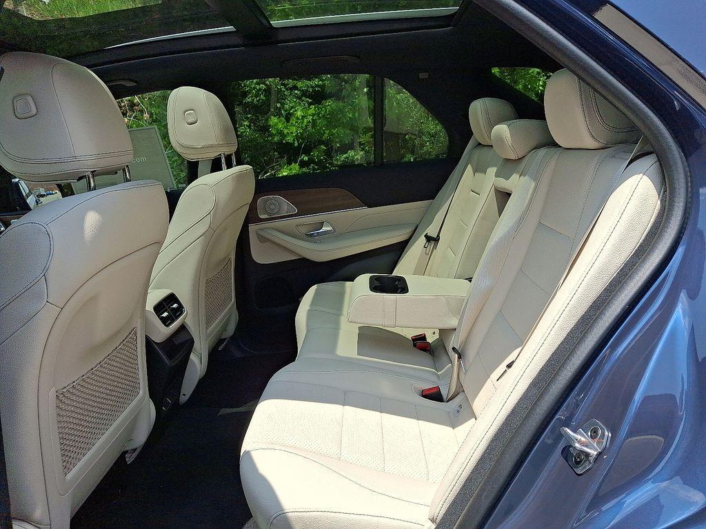 new 2025 Mercedes-Benz GLE 450e car, priced at $76,095