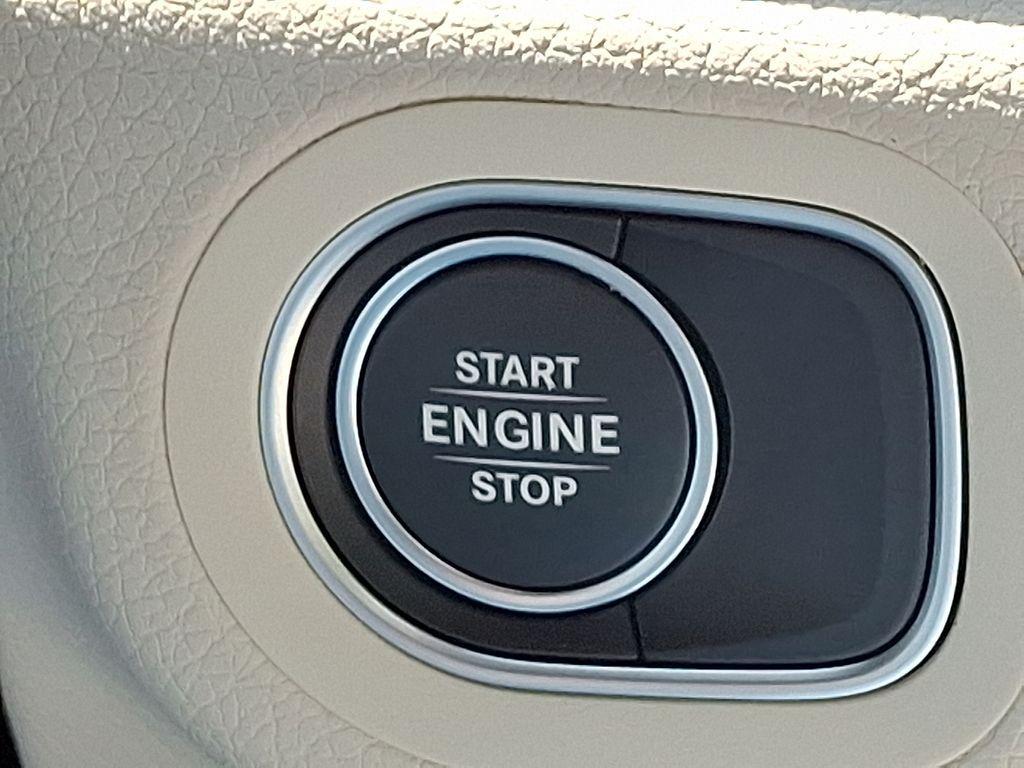 new 2025 Mercedes-Benz GLE 450e car, priced at $76,095
