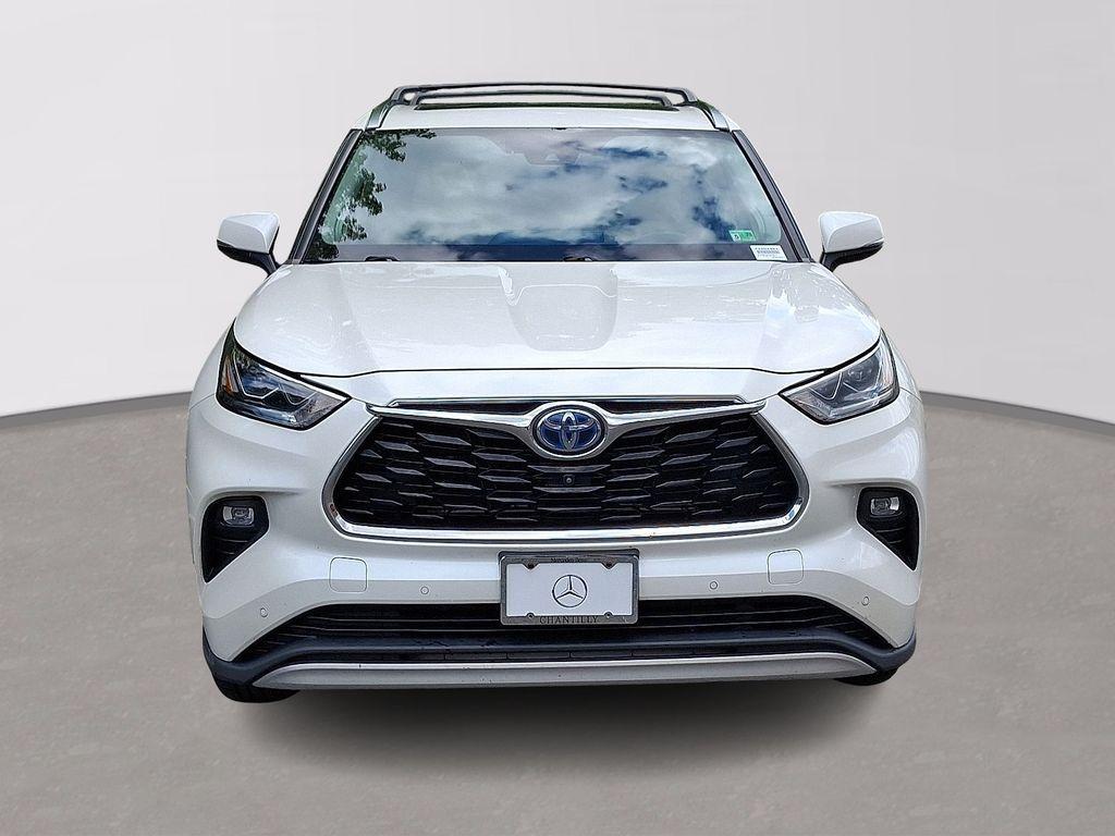 used 2020 Toyota Highlander Hybrid car, priced at $27,900