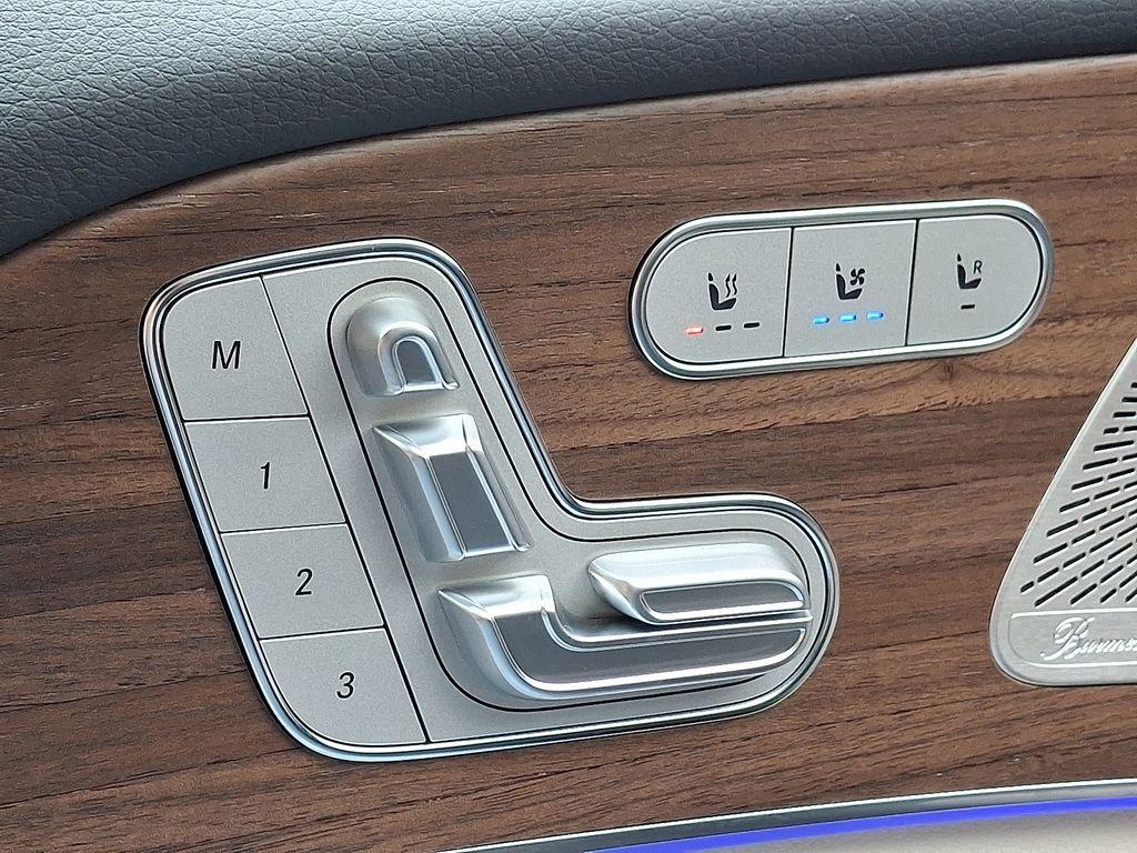 new 2025 Mercedes-Benz GLS 450 car, priced at $90,980