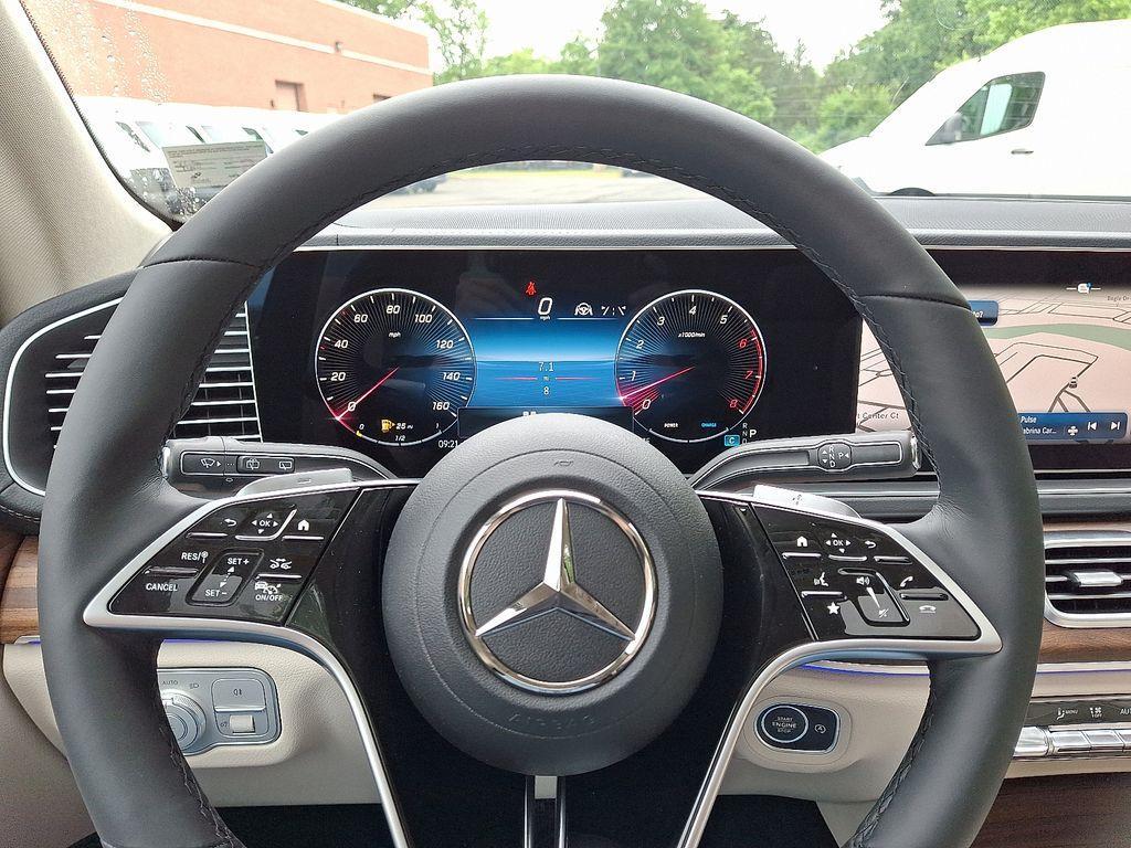 new 2025 Mercedes-Benz GLS 450 car, priced at $90,980