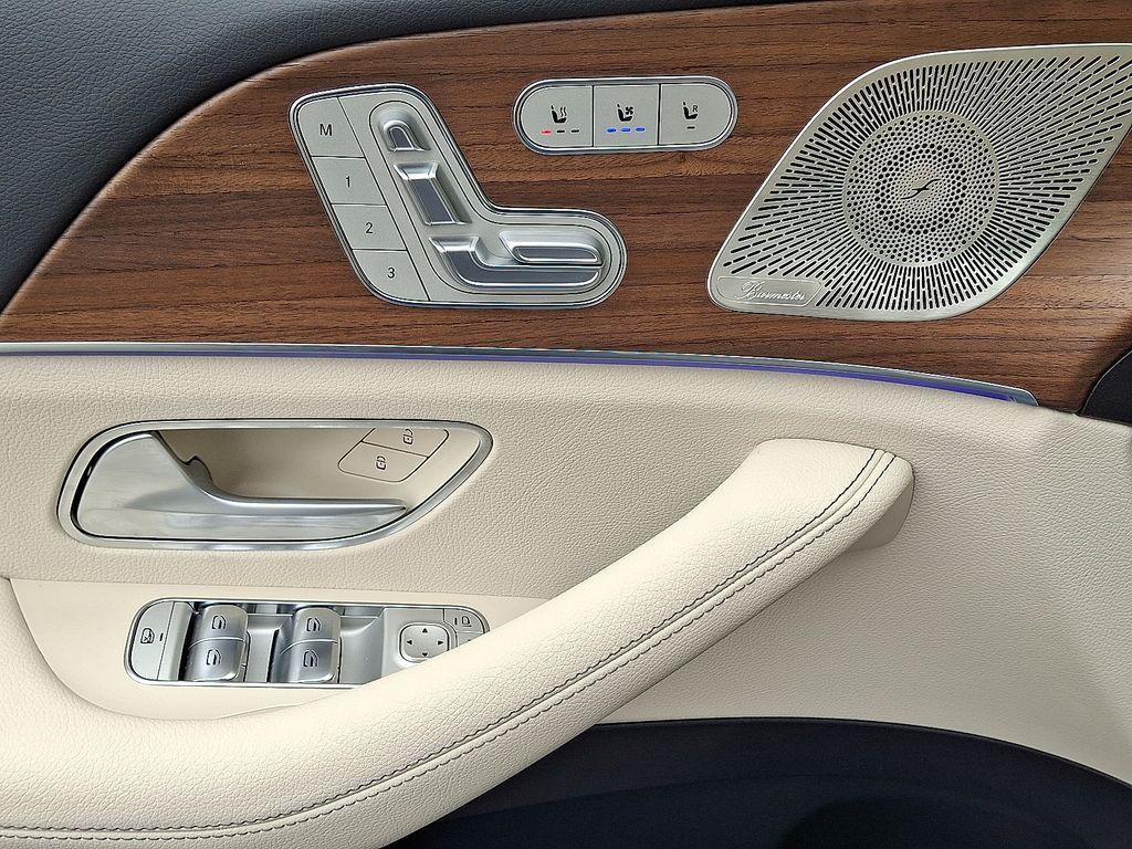 new 2025 Mercedes-Benz GLS 450 car, priced at $90,980