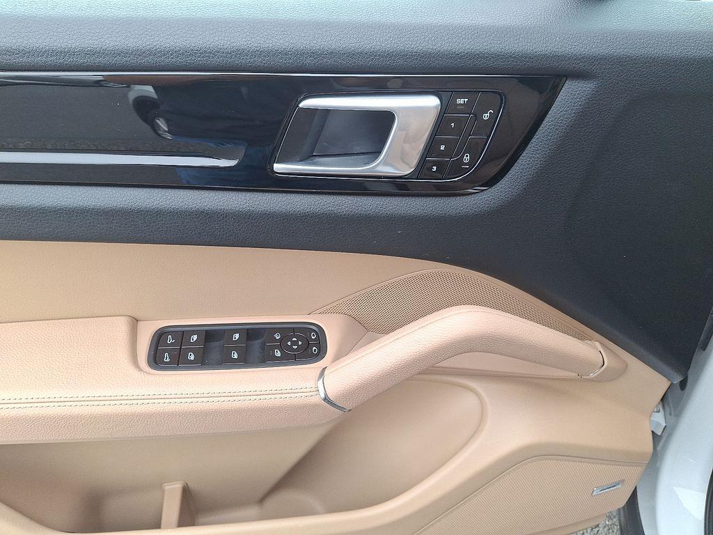used 2019 Porsche Cayenne car, priced at $39,087