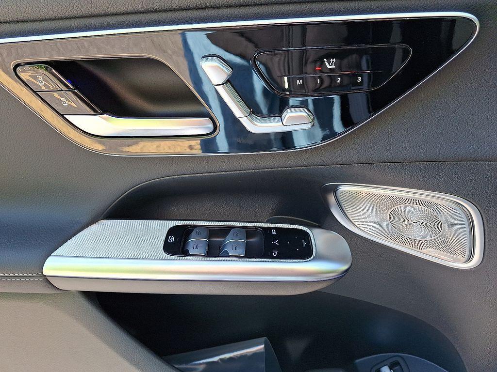 new 2025 Mercedes-Benz GLC 300 car, priced at $60,560